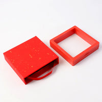 Jewellery display box protecting rings and small collectibles against dust and moisture