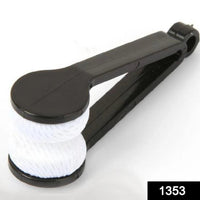 A compact spectacles cleaner featuring soft microfiber pads for gentle cleaning.