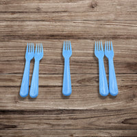 The set of heavy duty reusable plastic forks with a focus on their practical design for everyday use.